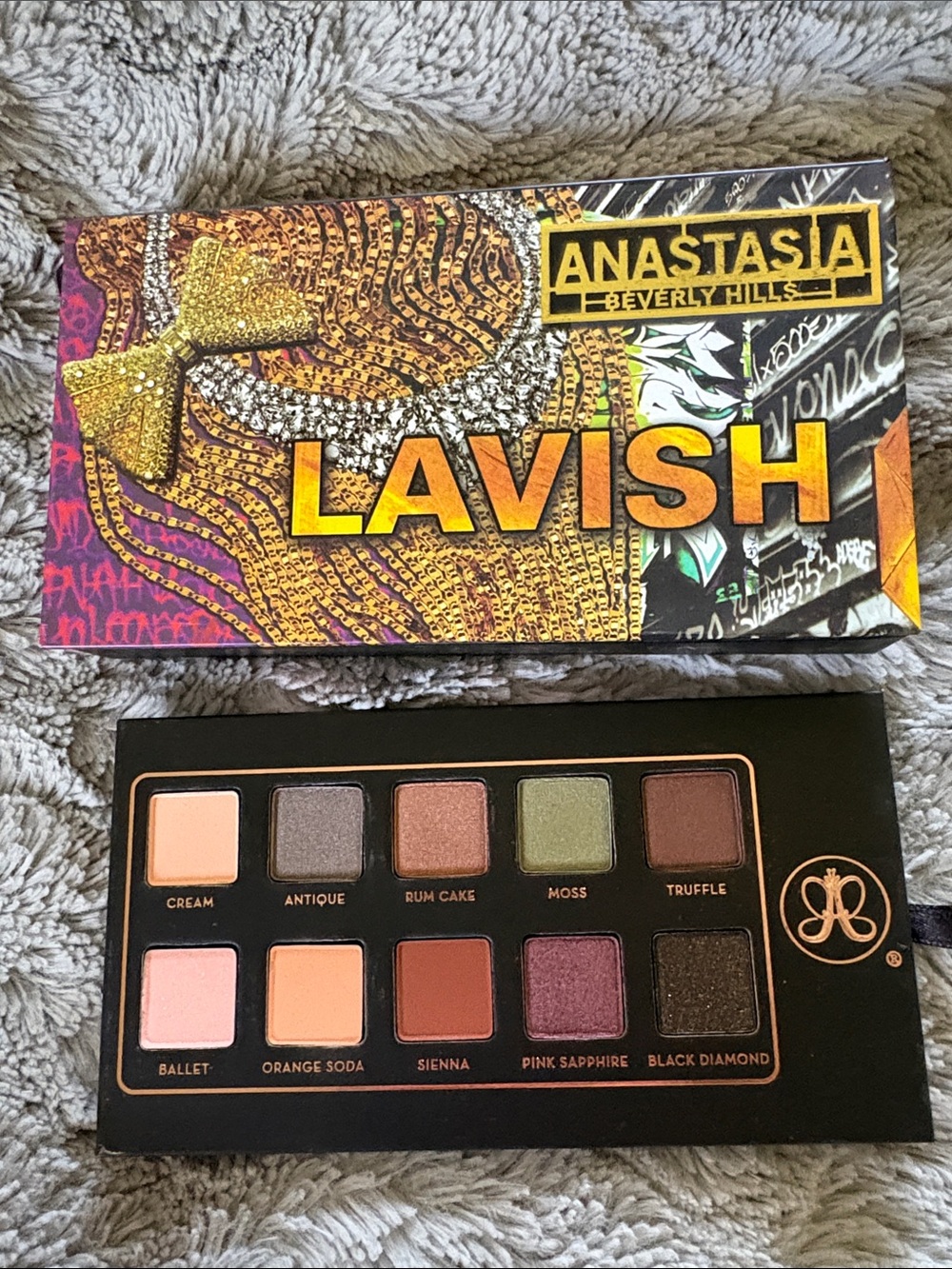 Anastasia Beverly Hills Lavish Eyeshadow Palette - Multicolor